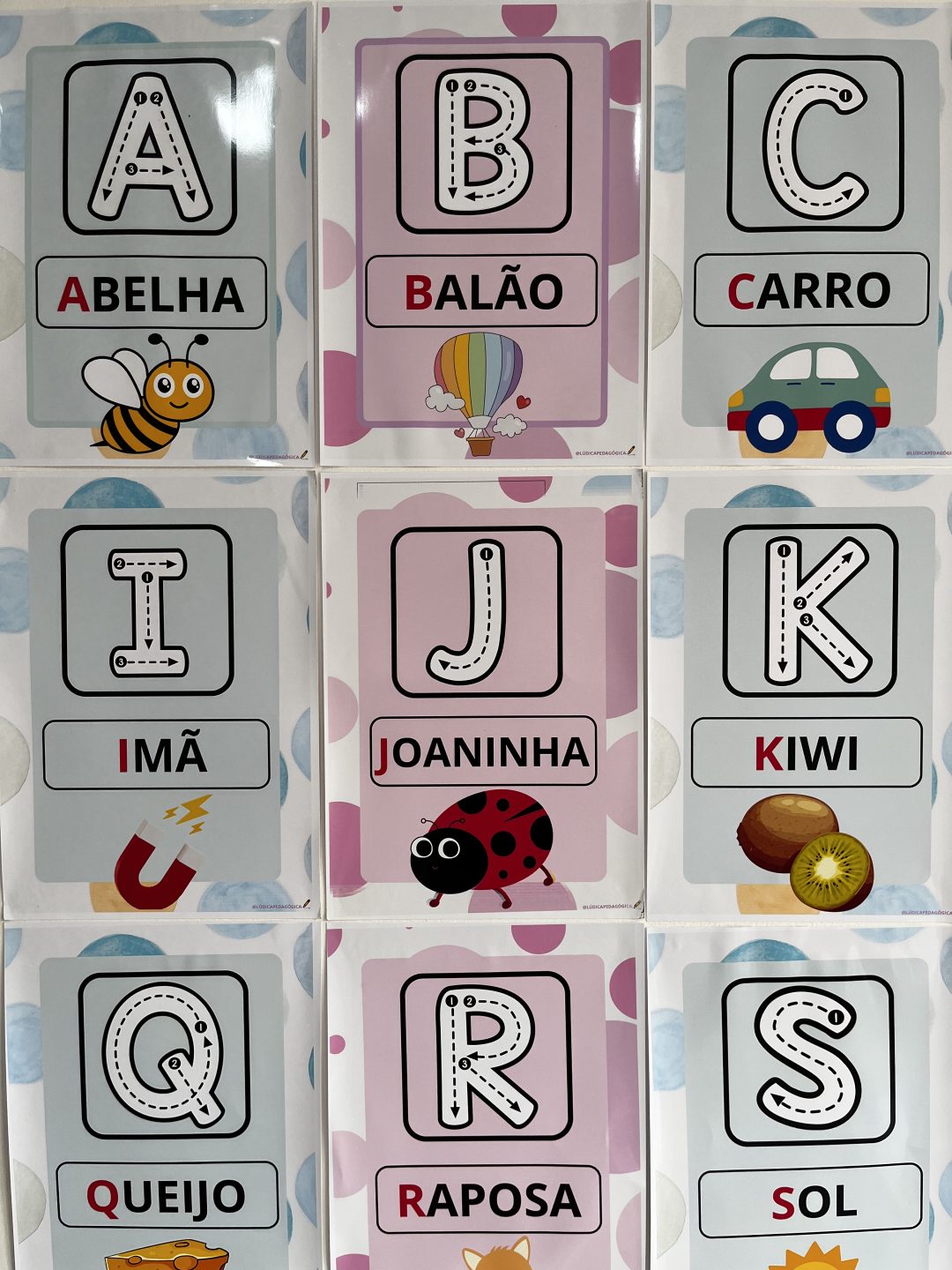 ALFABETO ILUSTRADO DE PAREDE – Ilustre Pedagógica