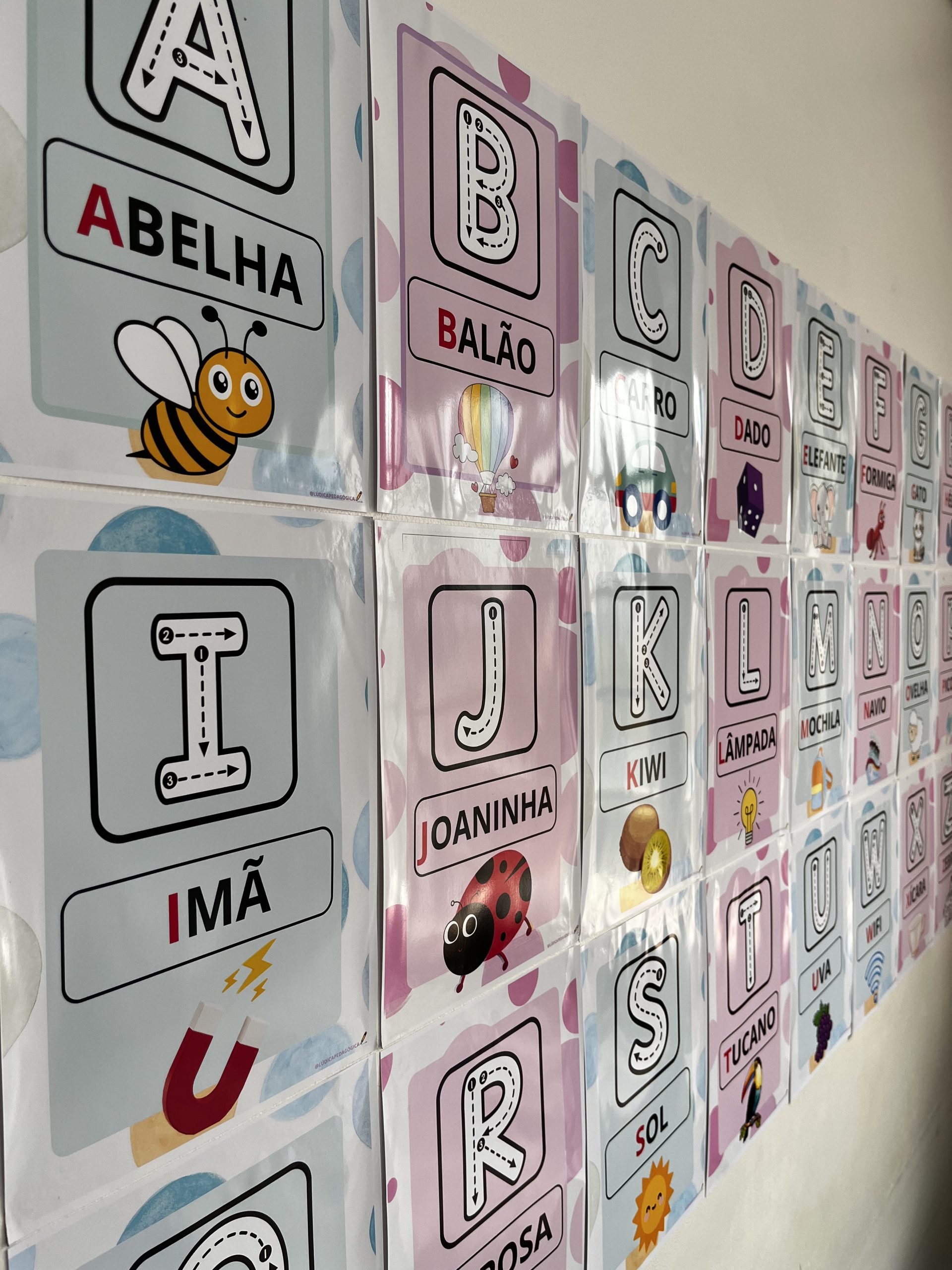 ALFABETO ILUSTRADO DE PAREDE – Ilustre Pedagógica